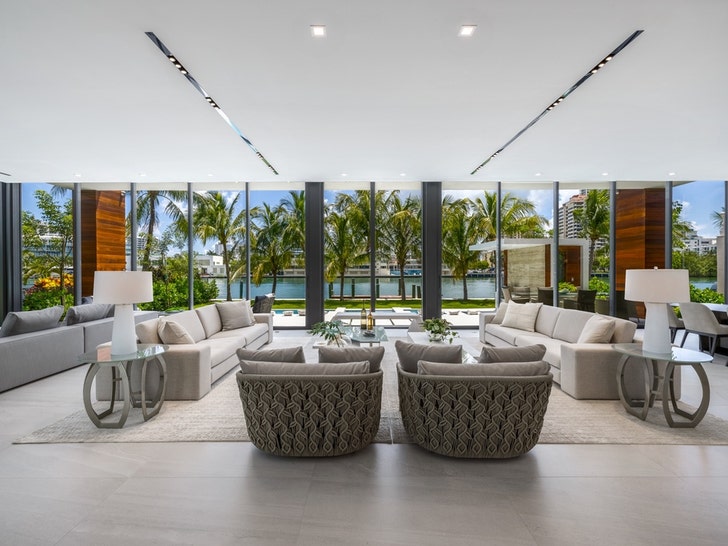 1667441178 762 Future Buys 163 Million Miami Mansion